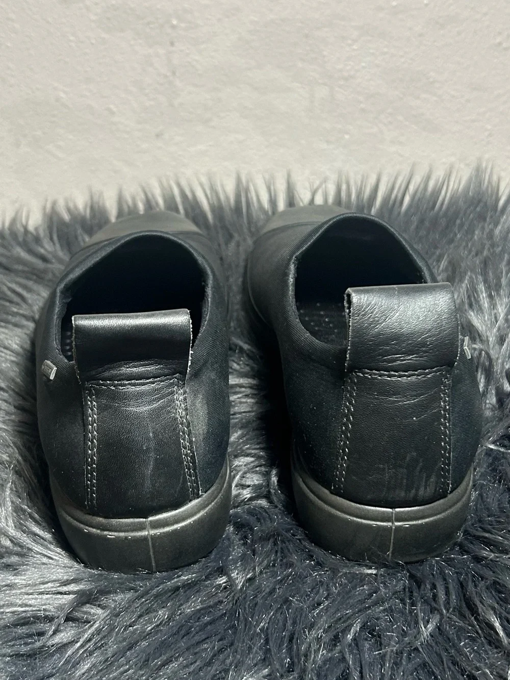 ECCO Womens Soft 7 GTX Gore Tex Slip On Walking Casual Shoes Black Gray Size 38